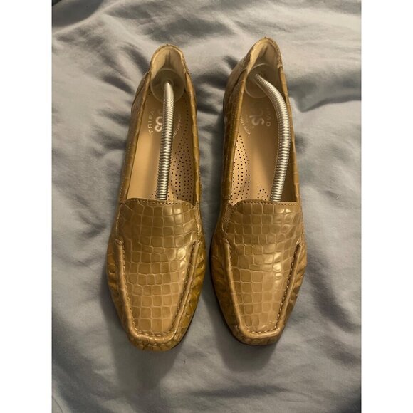 SAS Beige Croc-Embossed Leather Loafers Size 8N Comfort‎ Foot Bed USA - Picture 1 of 16